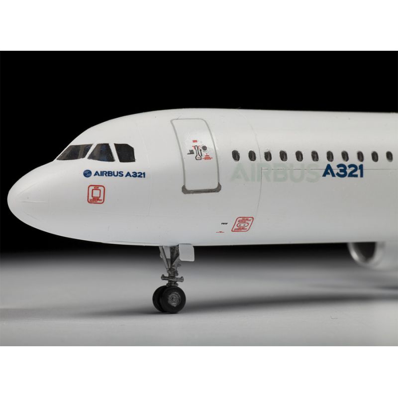 7017 REVELL Airbus A-321  1/144