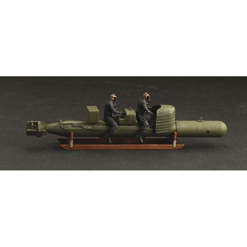 Italeri 5621s S.L.C. “Maiale” with crew